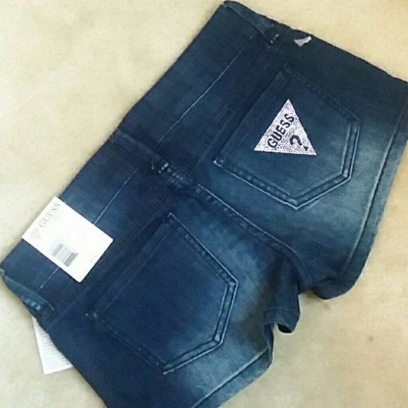 GUESS DARK WASH CURVY DENIM JEAN SHORTS NO 2 ALIKE - Picture 3 of 8